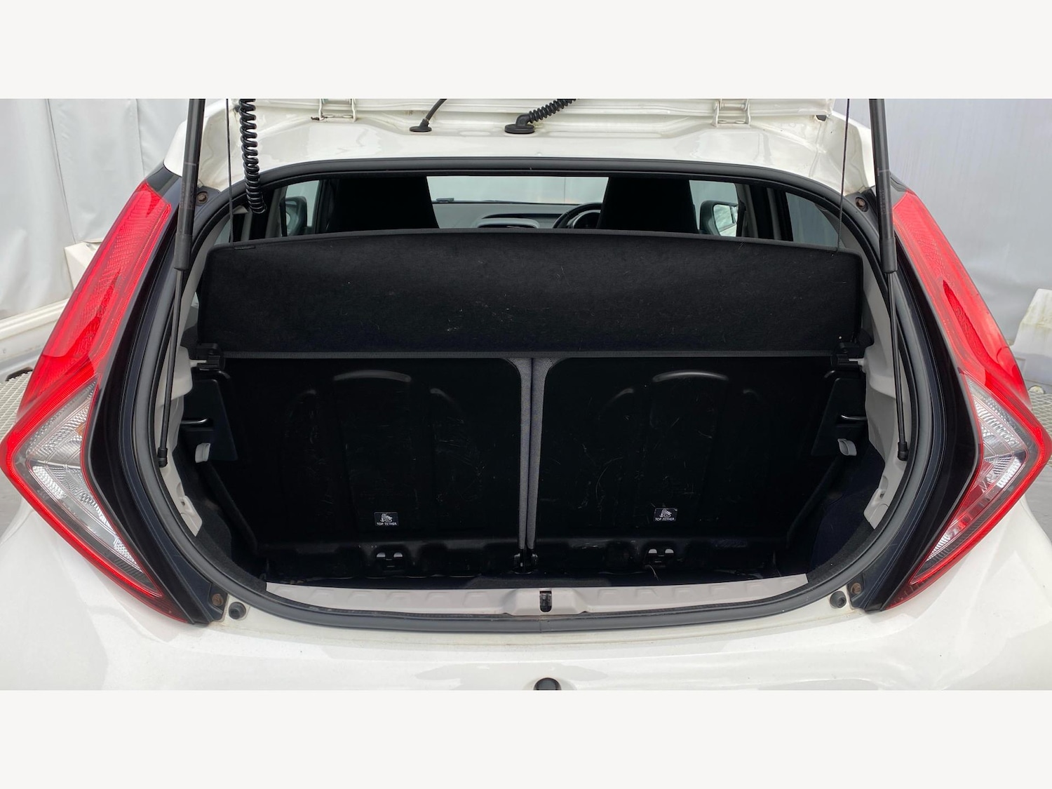 Used Toyota AYGO 2019 for sale - 76613377: Photo 16