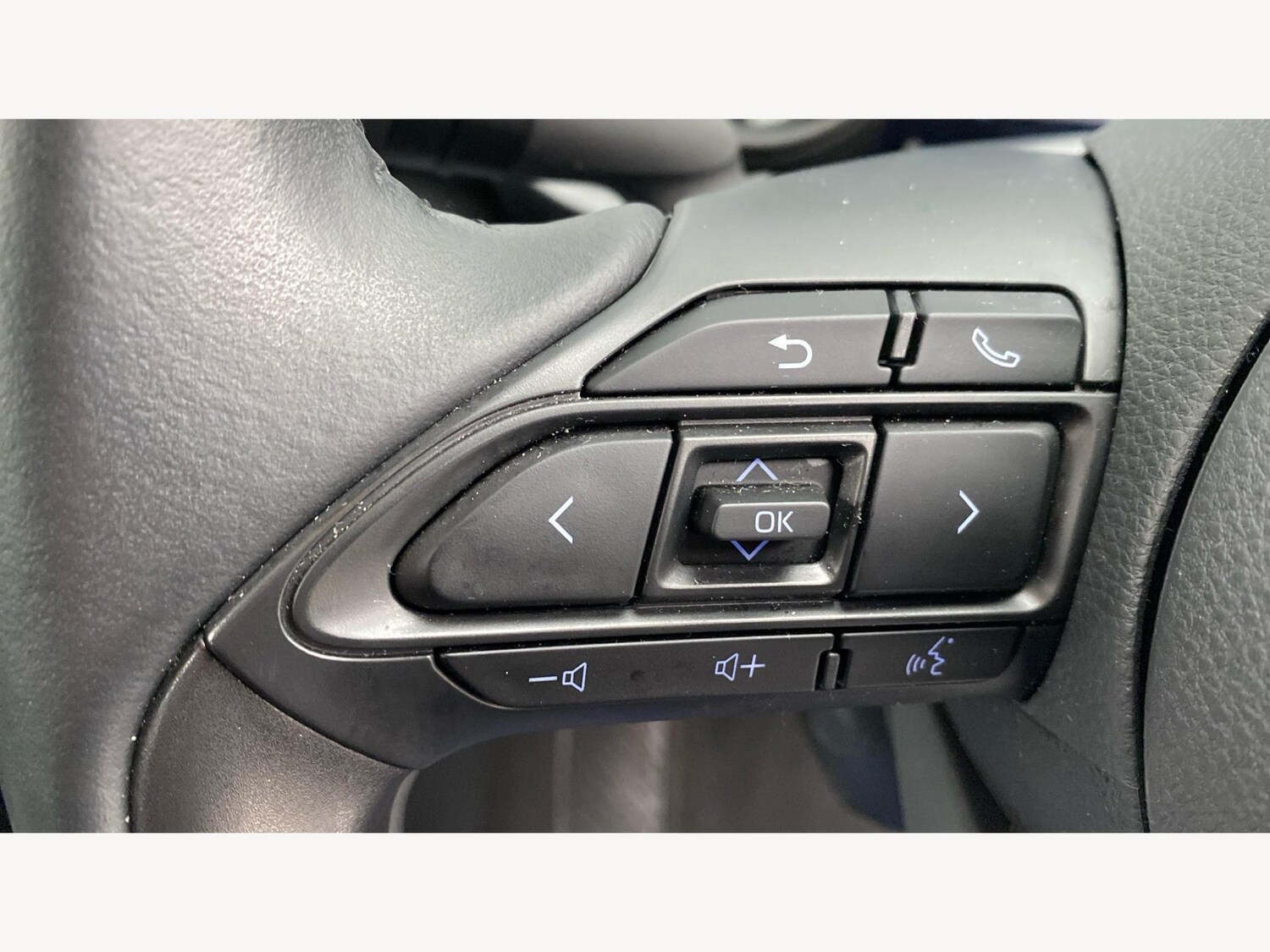 Used Toyota Yaris Cross 2023 for sale - 76538689: Photo 30