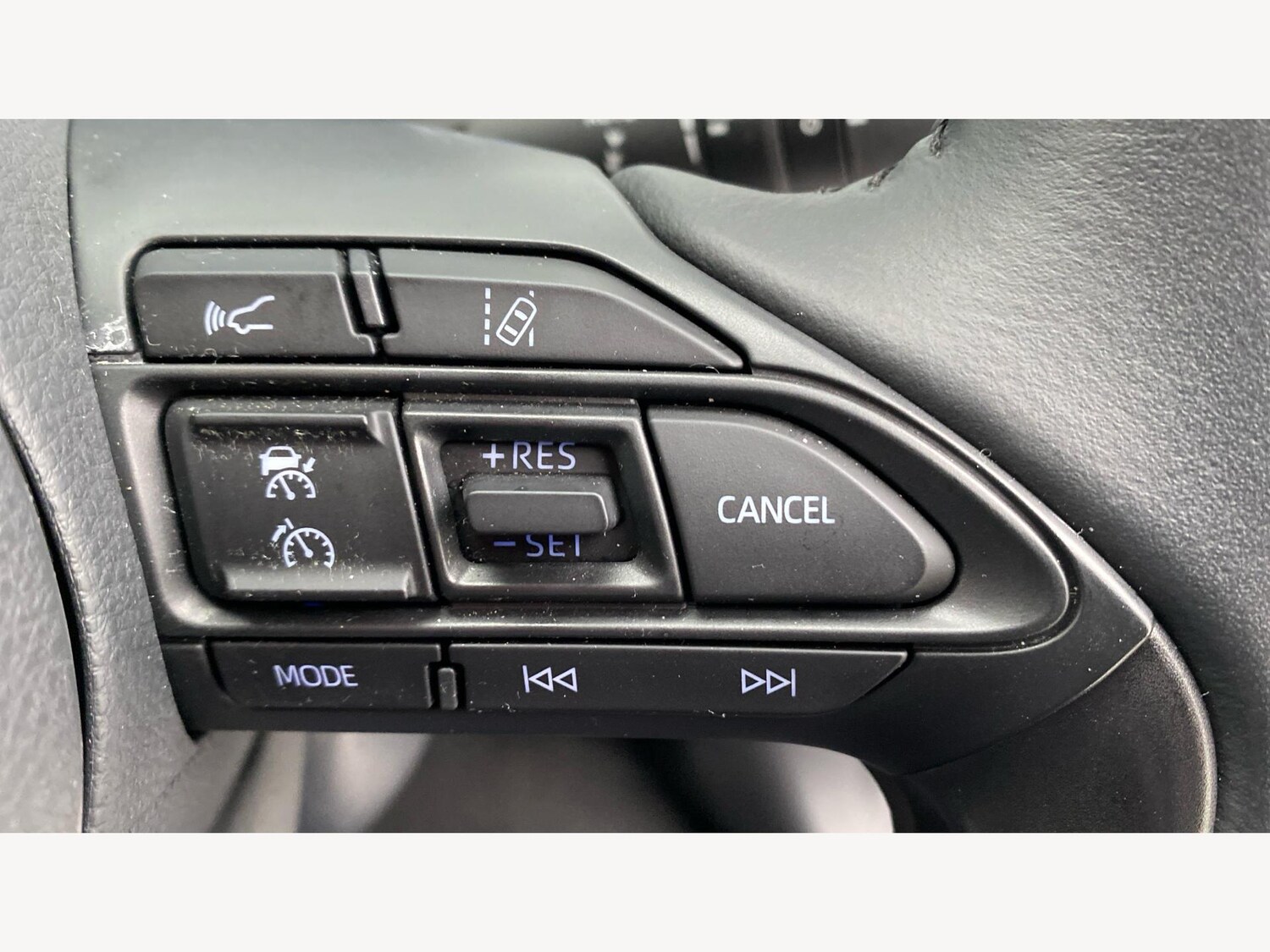 Used Toyota Yaris Cross 2023 for sale - 76538689: Photo 31