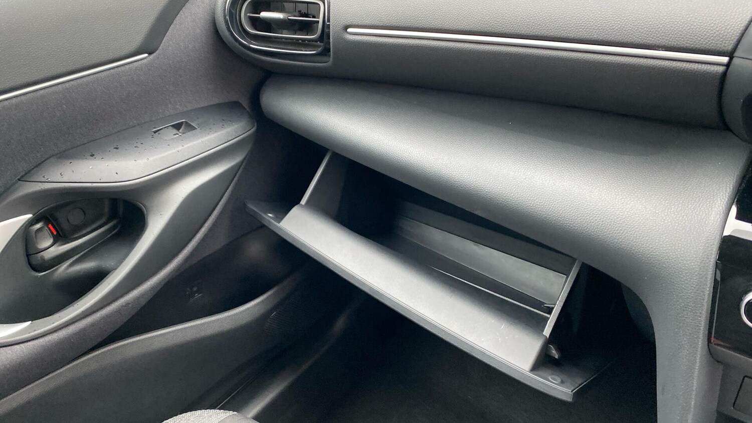 Used Toyota Yaris Cross 2023 for sale - 76538689: Photo 42