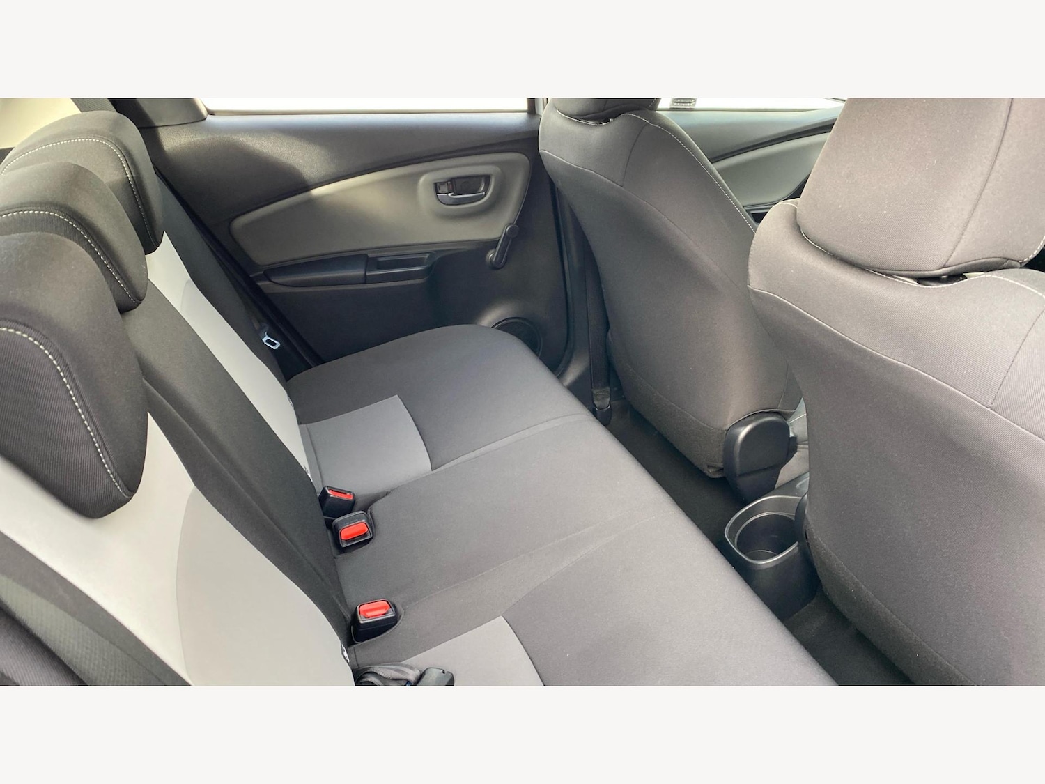 Used Toyota Yaris 2018 for sale - 77237712: Photo 14