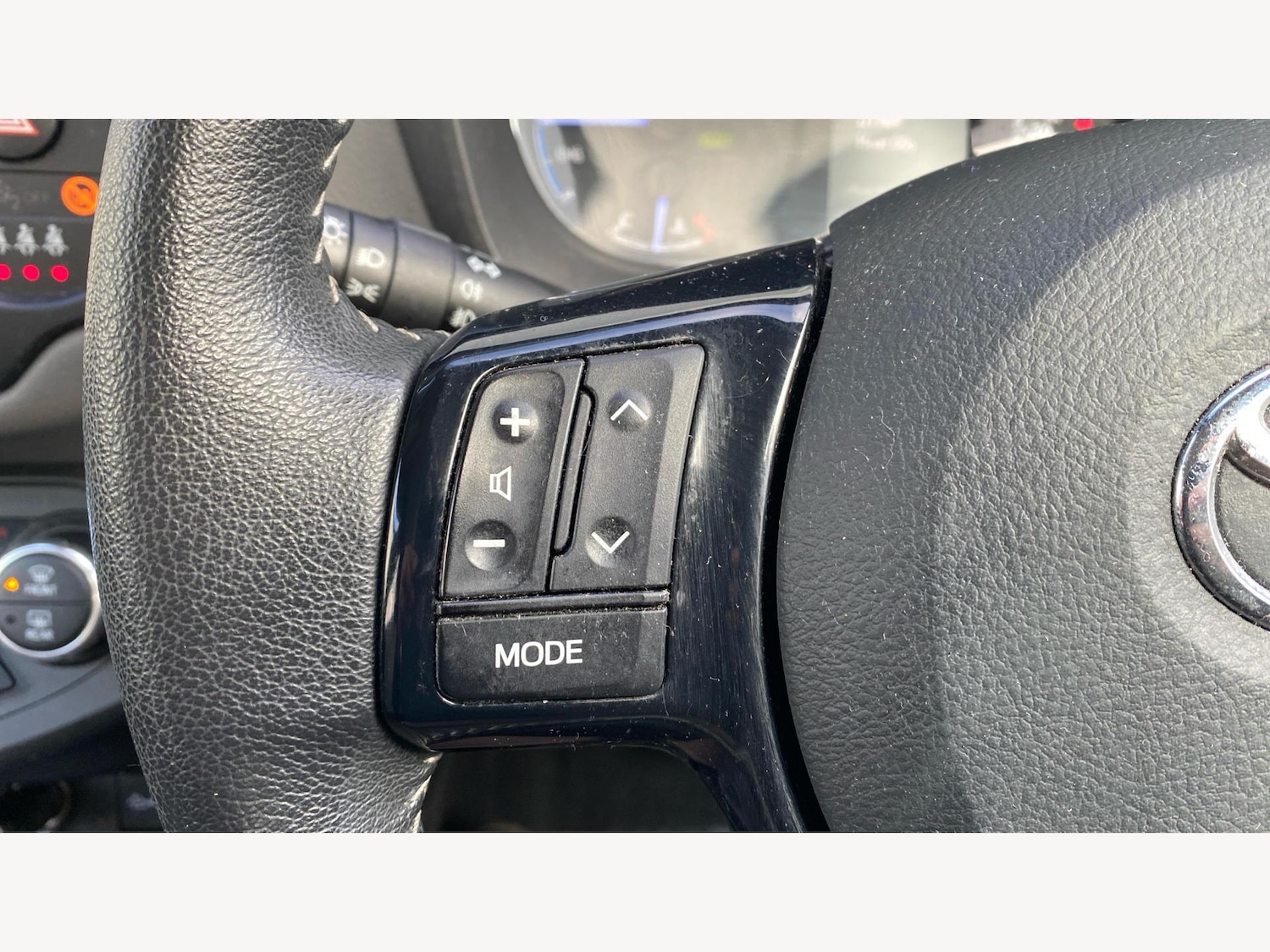 Used Toyota Yaris 2018 for sale - 77237712: Photo 30