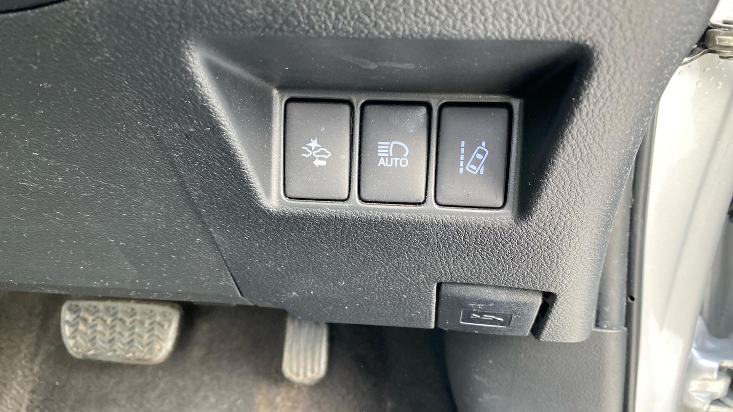 Used Toyota Yaris 2018 for sale - 77237712: Photo 38