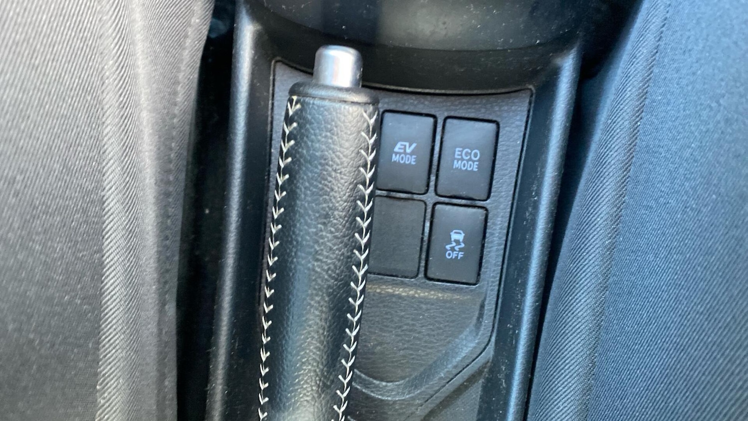 Used Toyota Yaris 2018 for sale - 77237712: Photo 41