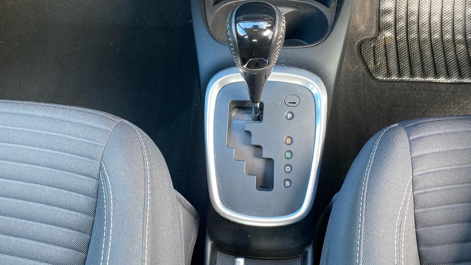 Used Toyota Yaris 2018 for sale - 77237712: Photo 42