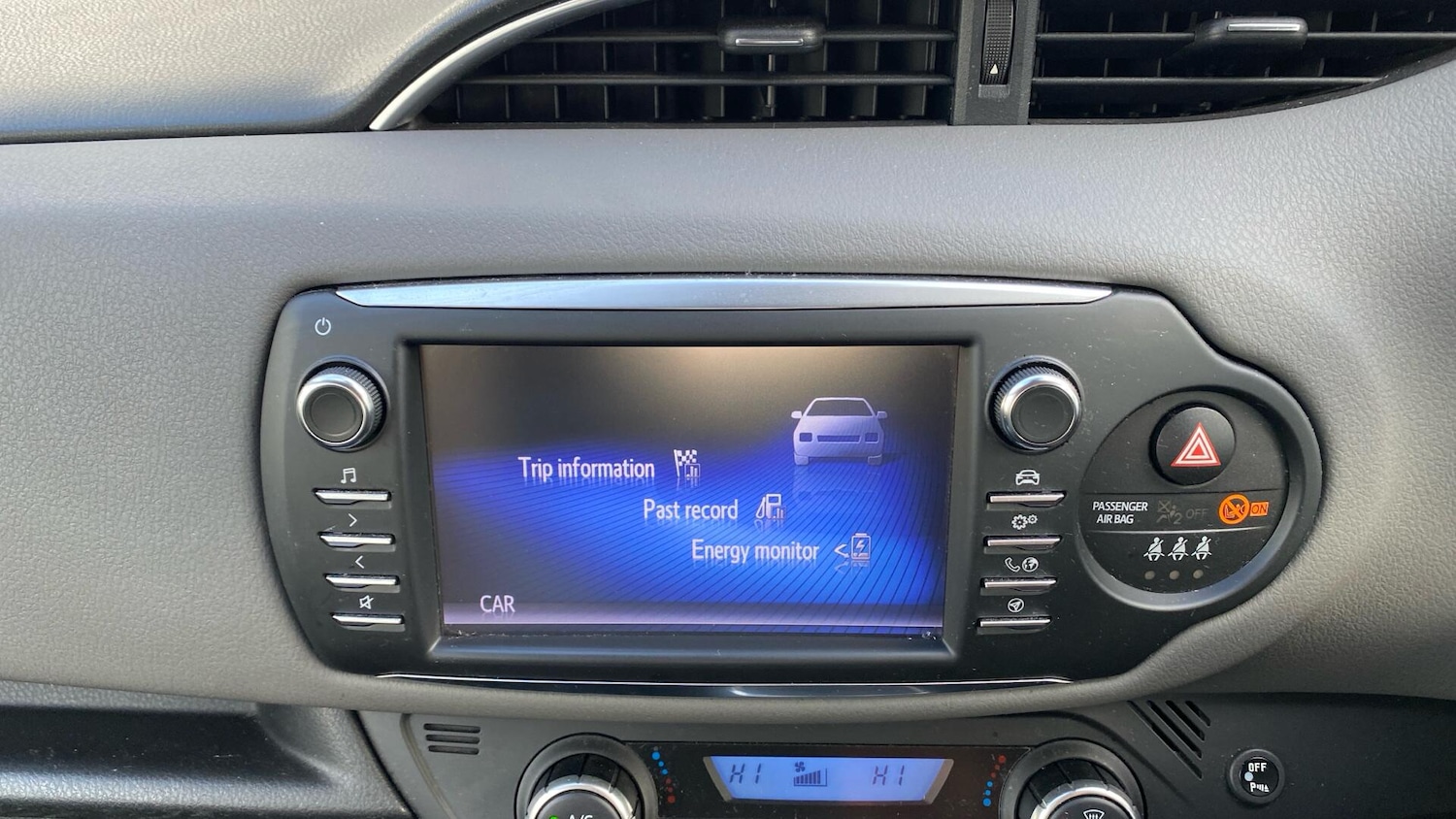 Used Toyota Yaris 2018 for sale - 77237712: Photo 45