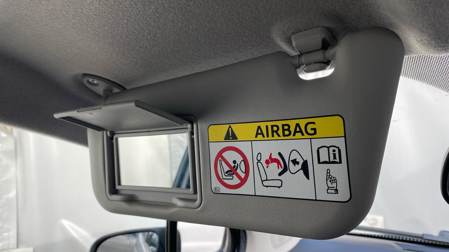 Used Toyota Yaris 2018 for sale - 77237712: Photo 47