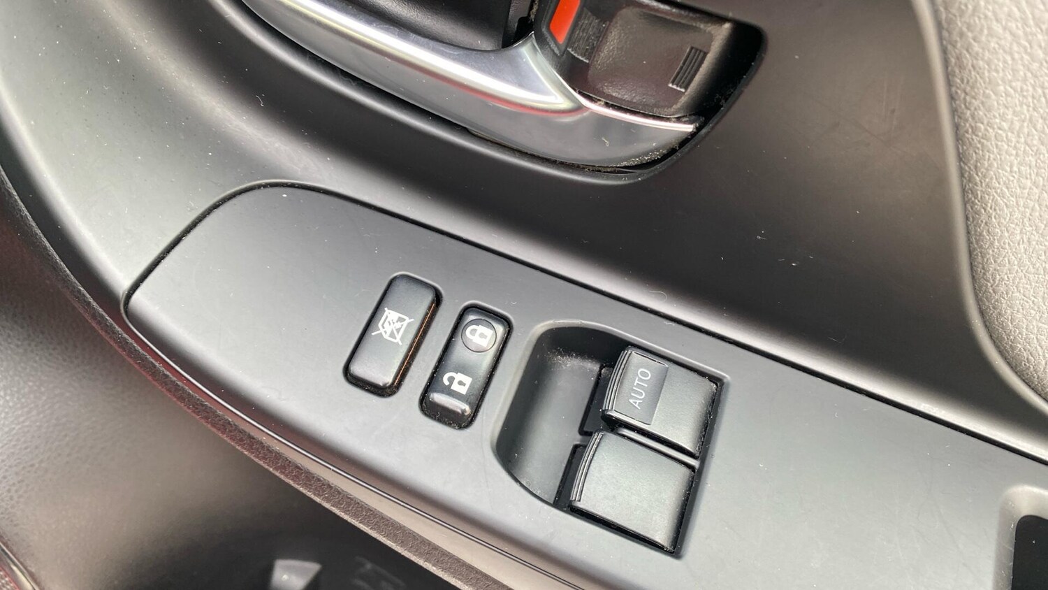 Used Toyota Yaris 2017 for sale - 77202479: Photo 38