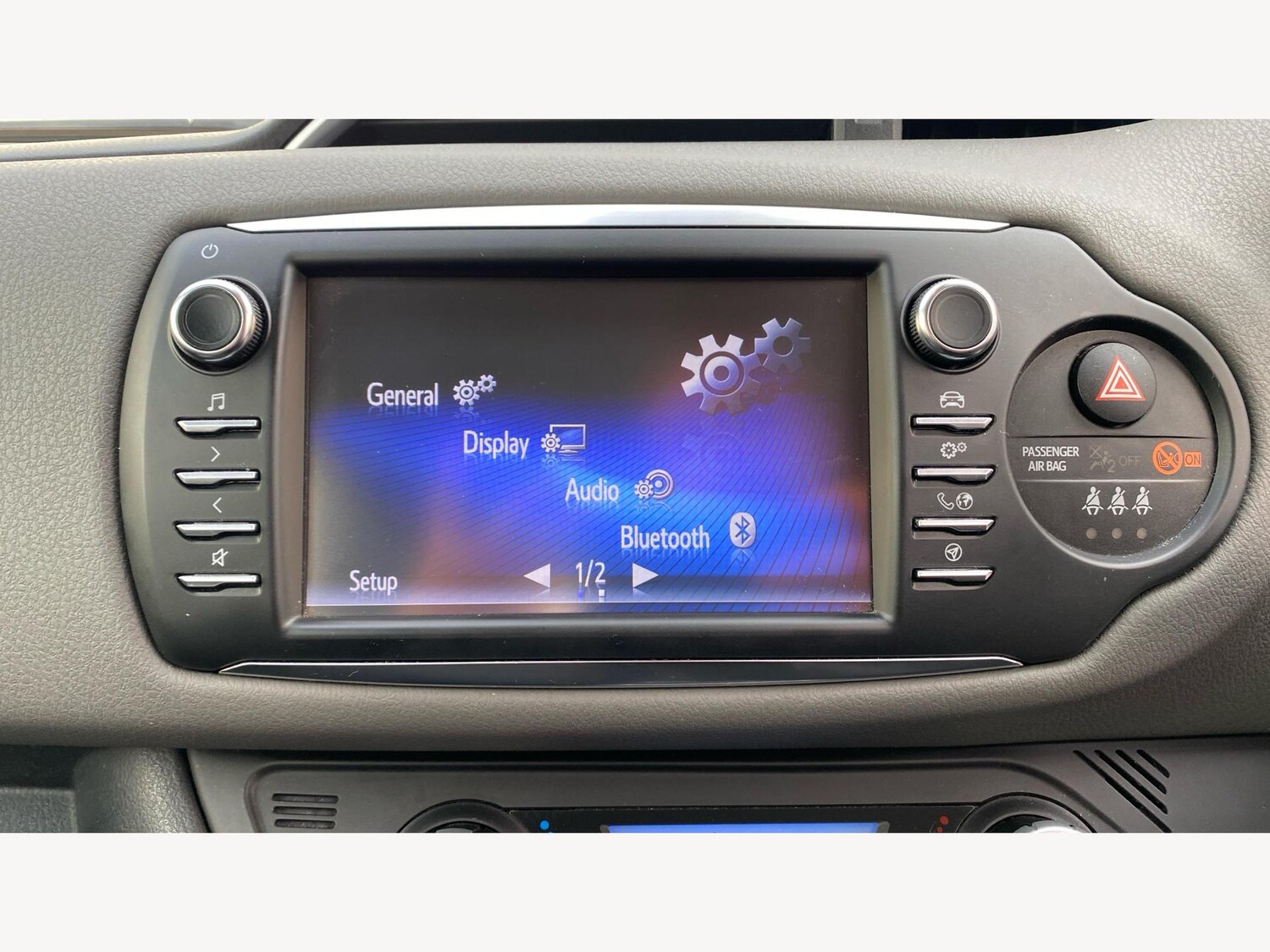 Used Toyota Yaris 2017 for sale - 77202479: Photo 9