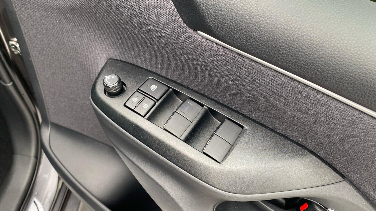 Used Toyota Yaris for sale - 77807861: Photo 39