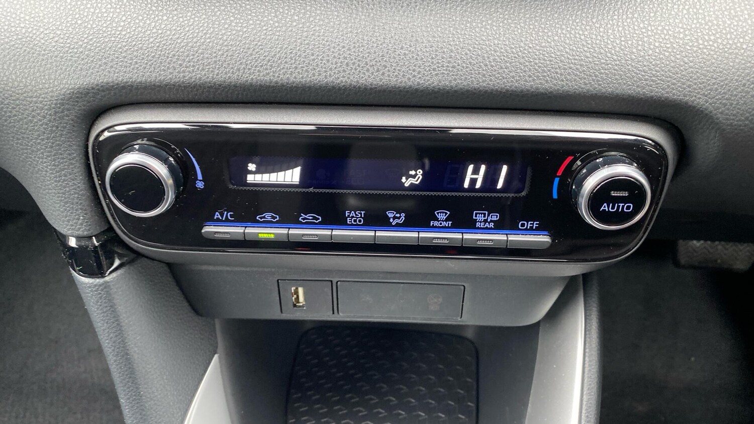 Used Toyota Yaris for sale - 77807861: Photo 42