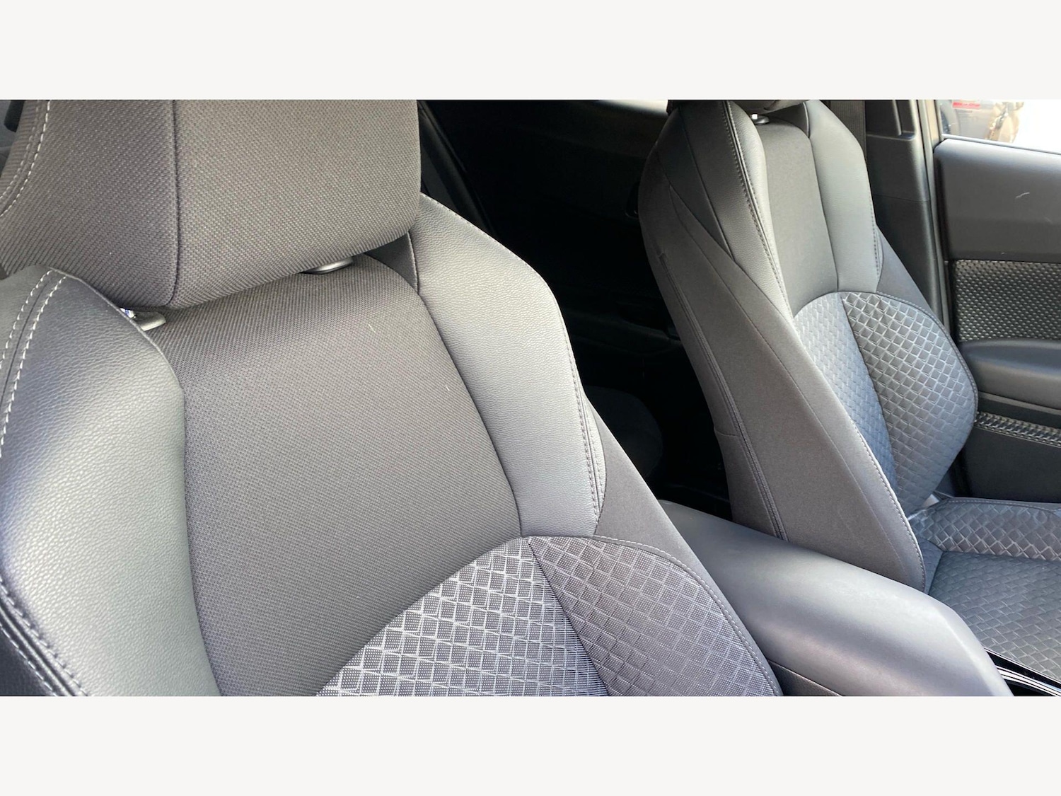 Used Toyota C-HR for sale - 78135971: Photo 35