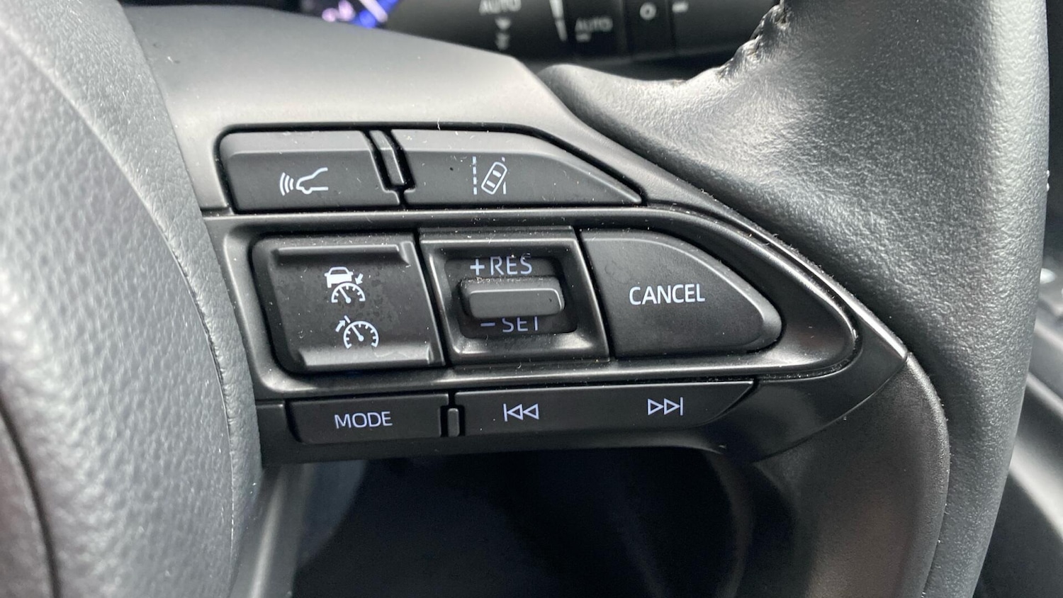 Used Toyota Yaris Cross 2023 for sale - 77376683: Photo 32