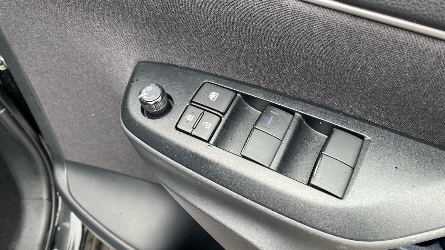 Used Toyota Yaris Cross 2023 for sale - 77376683: Photo 37