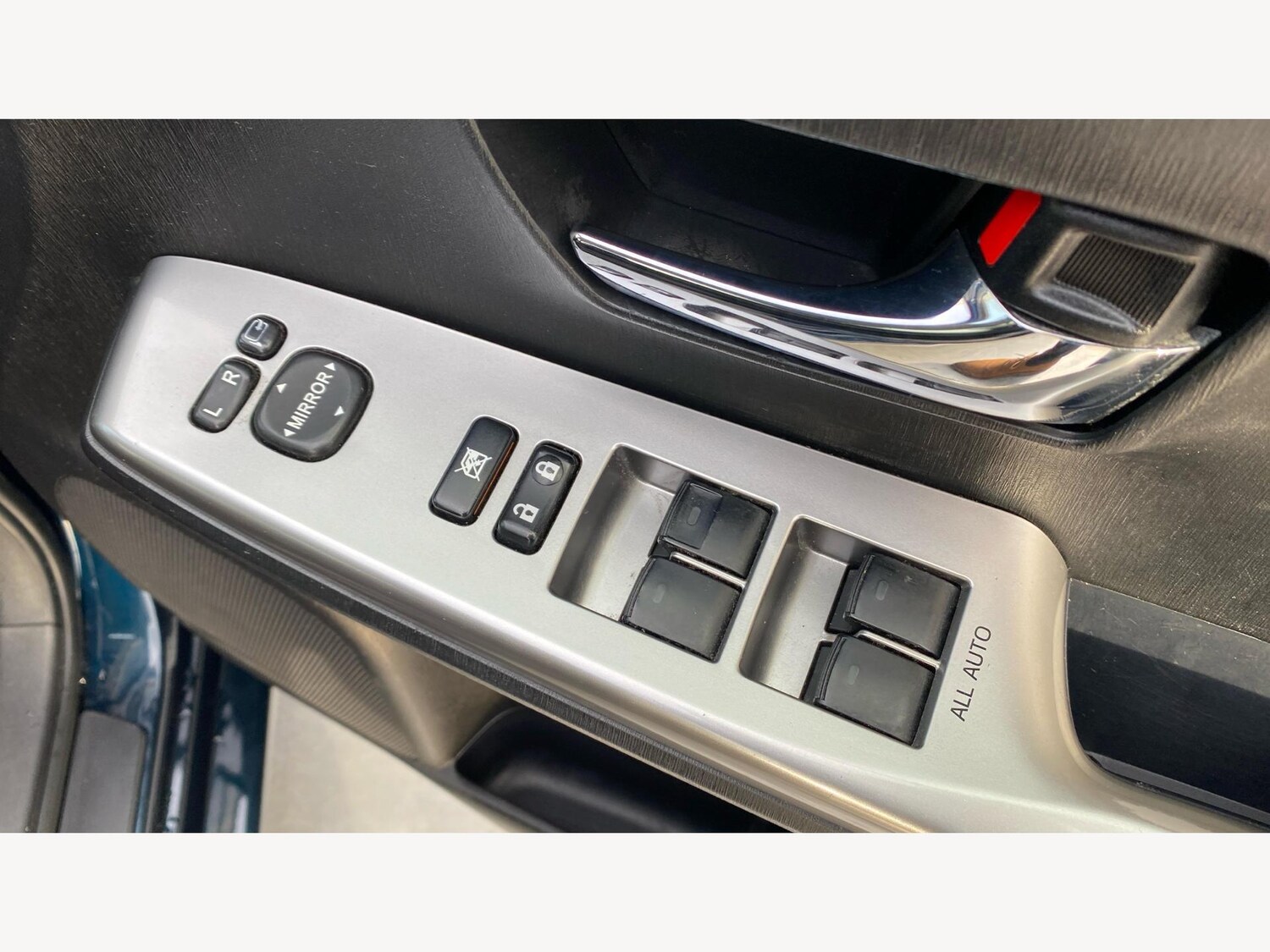 Used Toyota Prius+ 2020 for sale - 76398606: Photo 32