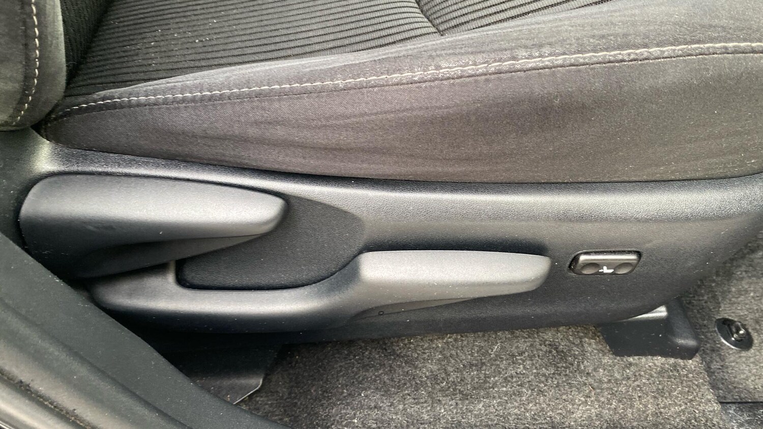 Used Toyota Prius+ 2020 for sale - 76398606: Photo 37