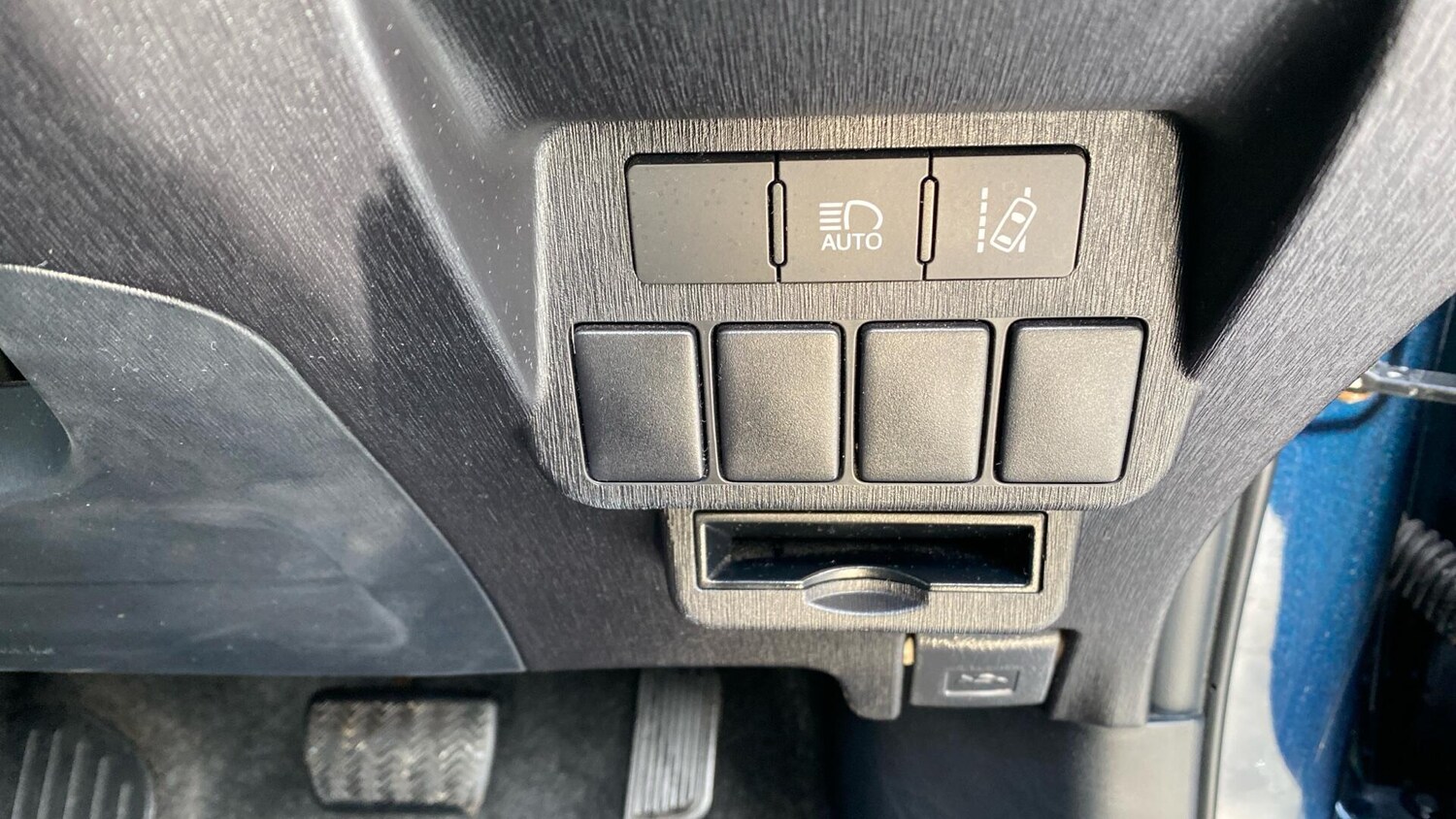 Used Toyota Prius+ 2020 for sale - 76398606: Photo 38