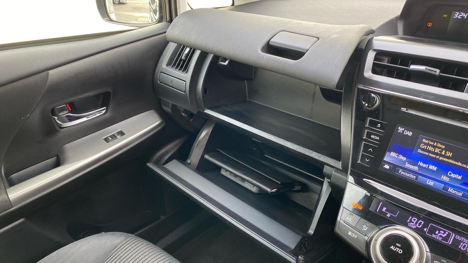 Used Toyota Prius+ 2020 for sale - 76398606: Photo 42