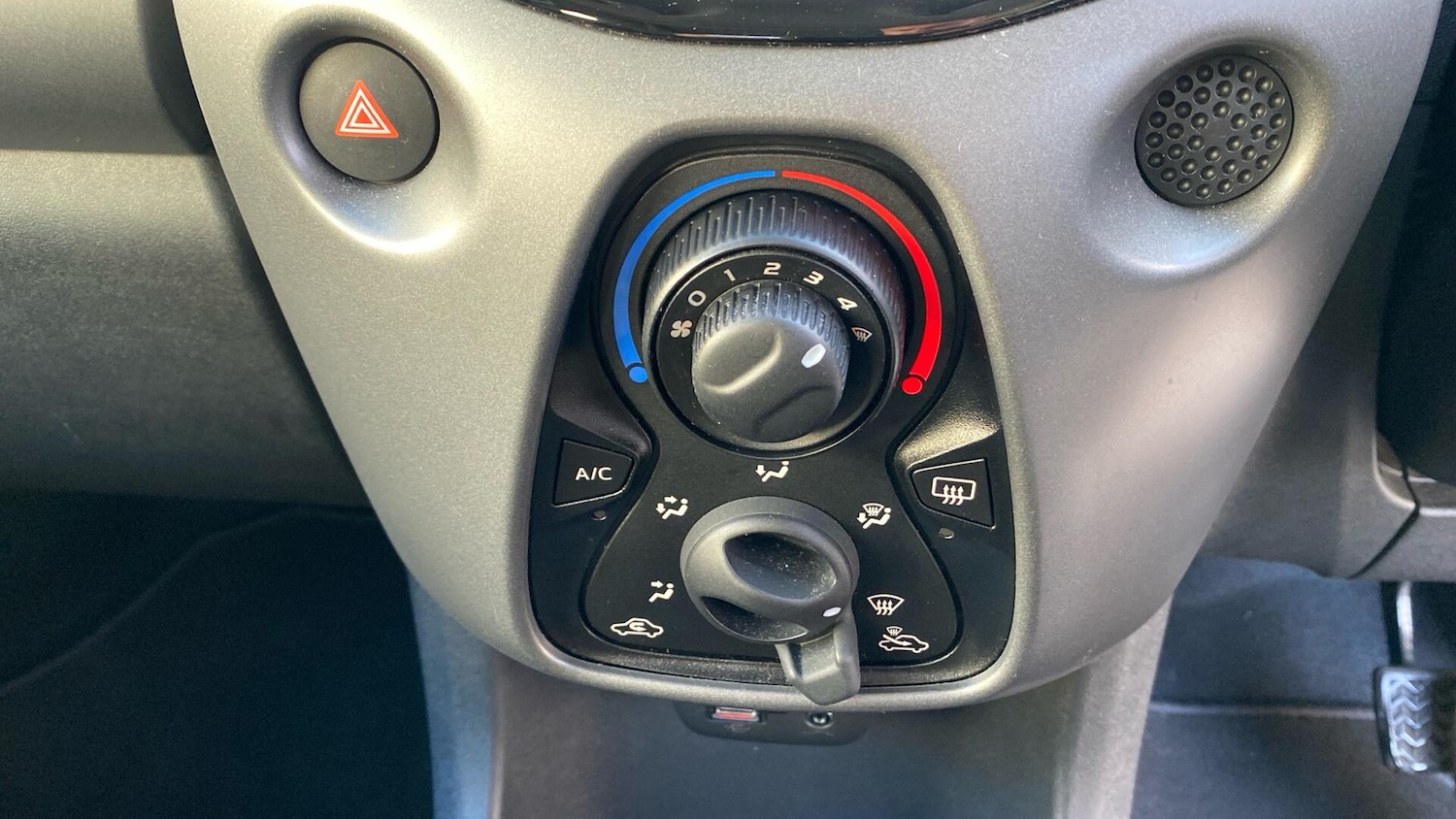 Used Toyota AYGO 2021 for sale - 77320480: Photo 39