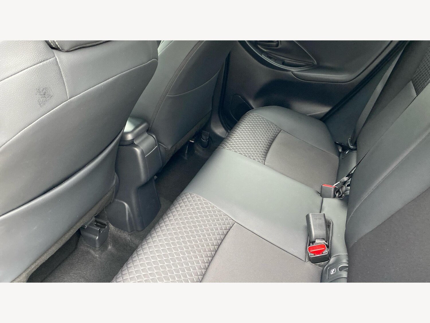 Used Toyota Yaris 2024 for sale - 76431974: Photo 15