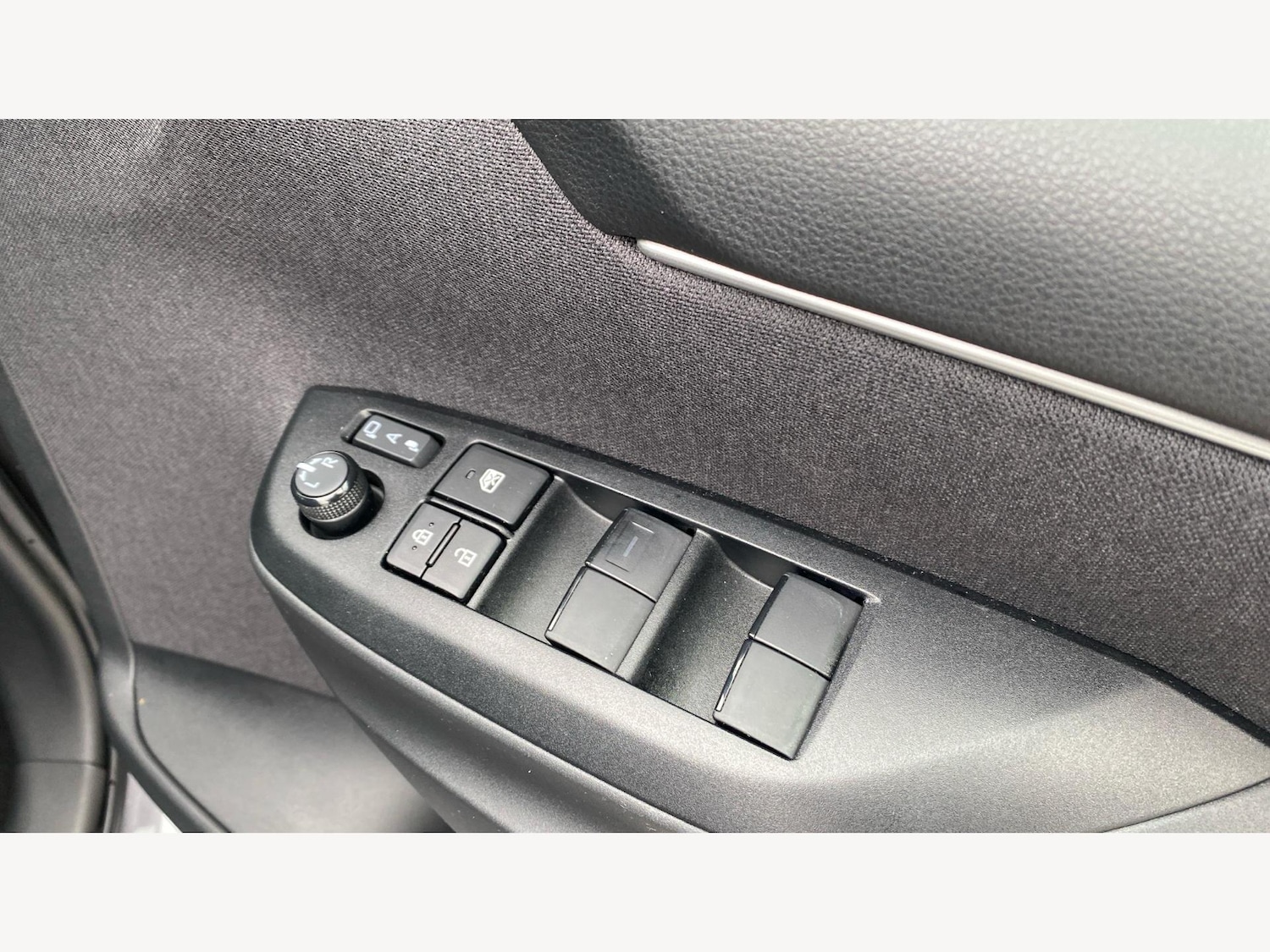 Used Toyota Yaris 2024 for sale - 76431974: Photo 32