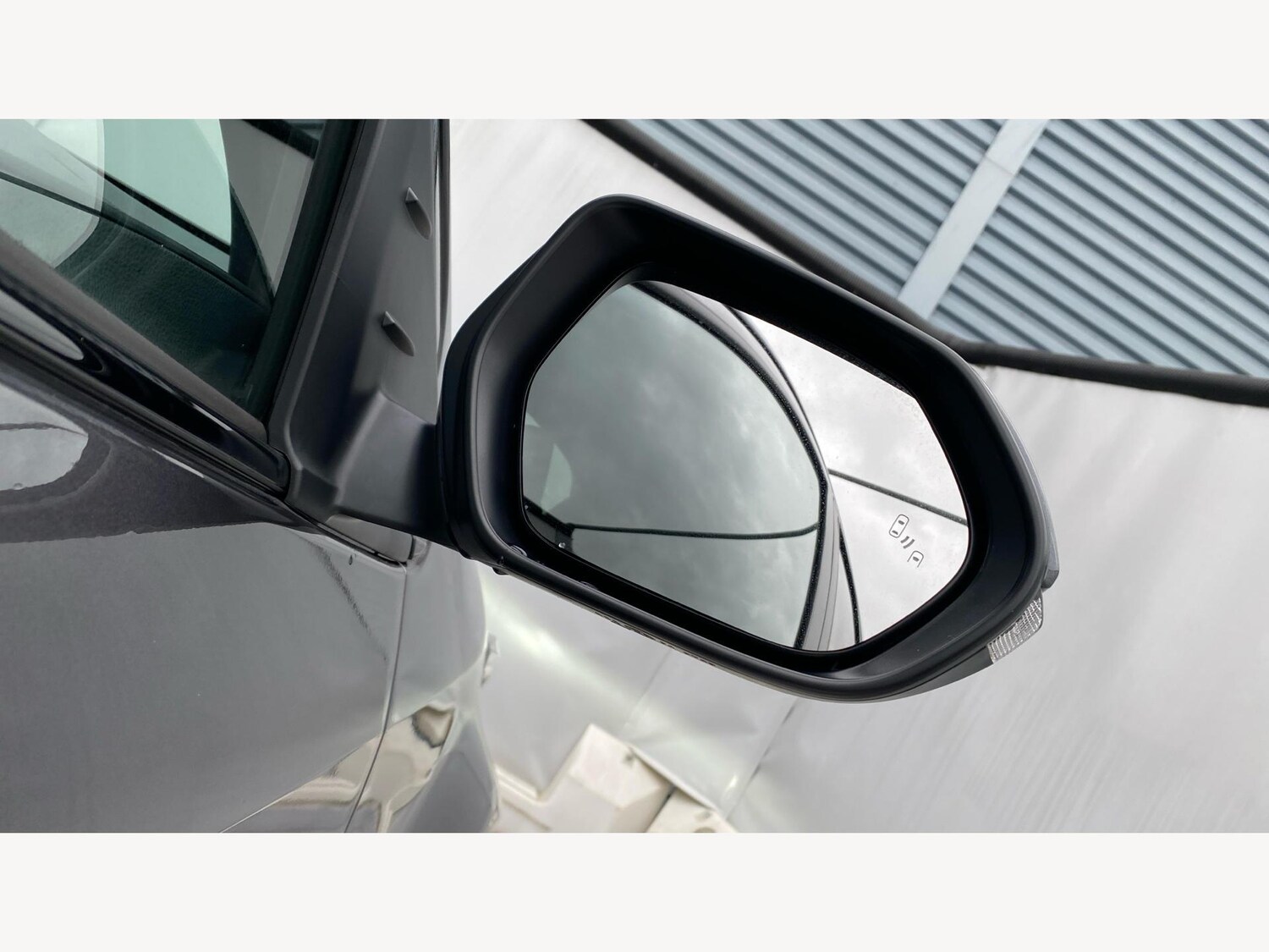 Used Toyota Yaris 2024 for sale - 76431974: Photo 33