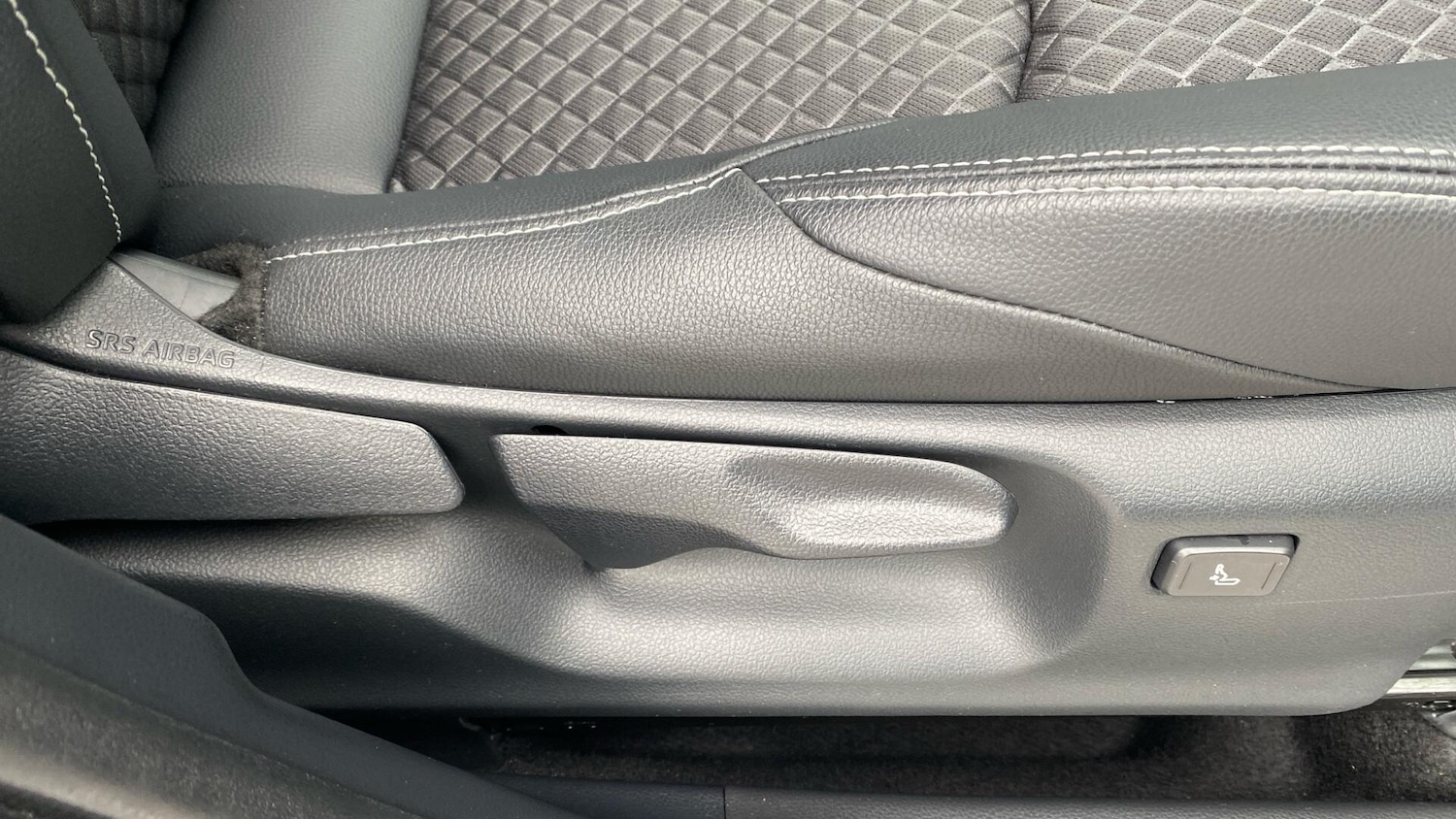 Used Toyota Yaris 2024 for sale - 76431974: Photo 38