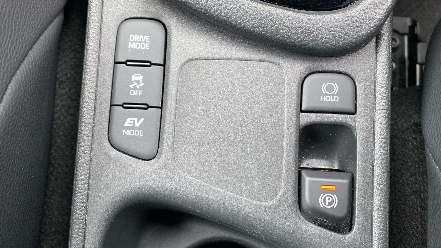 Used Toyota Yaris 2024 for sale - 76431974: Photo 41