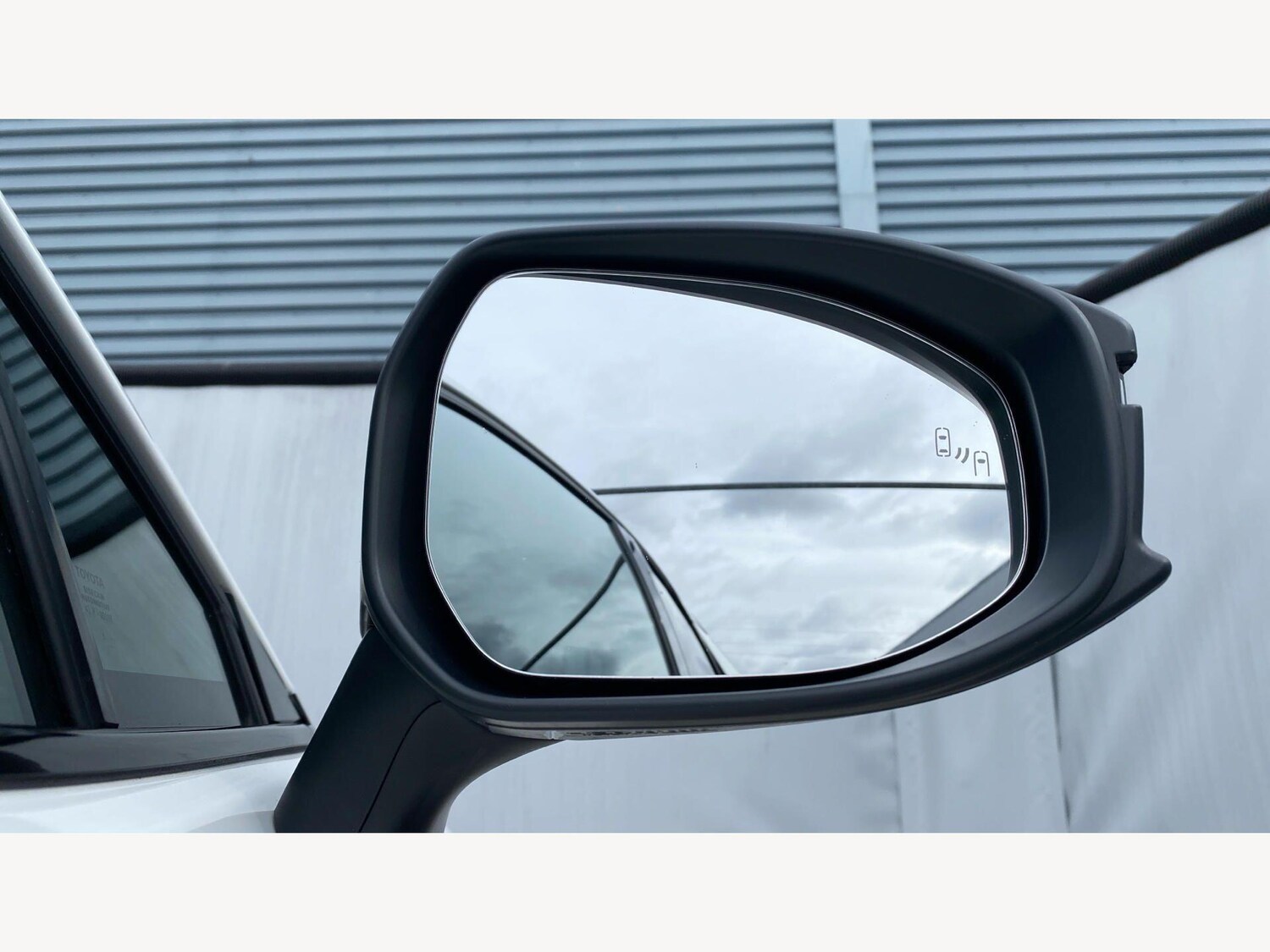 Used Toyota C-HR 2025 for sale - 78085988: Photo 35