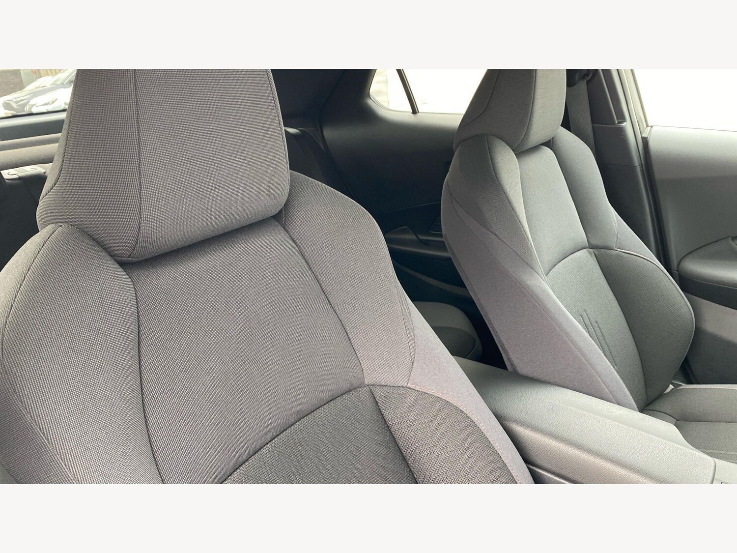 Used Toyota C-HR 2025 for sale - 78085988: Photo 39