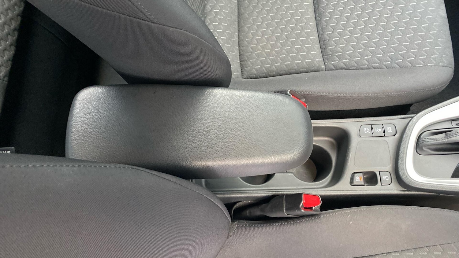 Used Toyota Yaris Cross 2025 for sale - 77254692: Photo 38