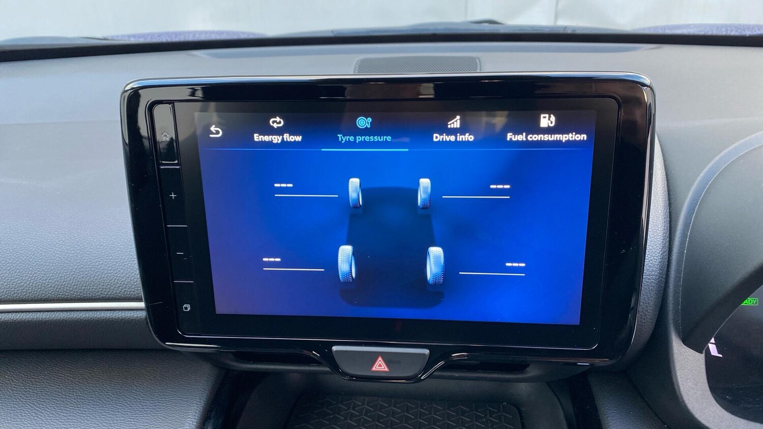 Used Toyota Yaris Cross 2025 for sale - 77254692: Photo 44