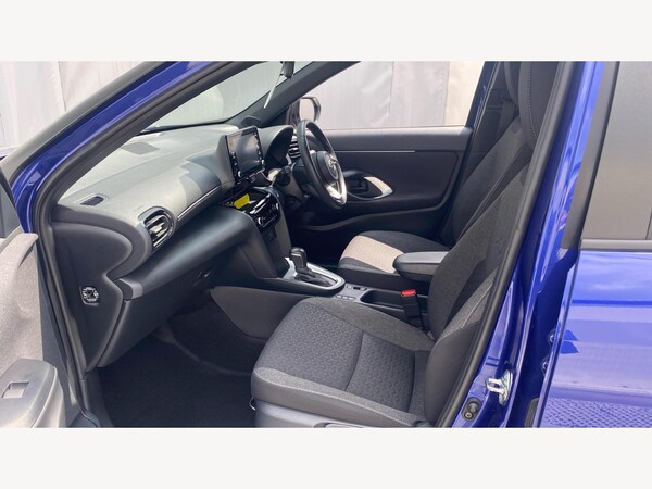 Used Toyota Yaris Cross 2023 for sale - 75302400: Photo 12