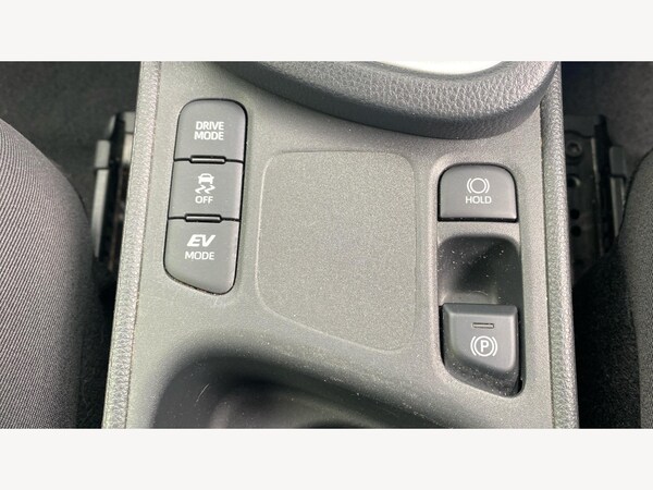 Used Toyota Yaris Cross 2023 for sale - 75302400: Photo 38