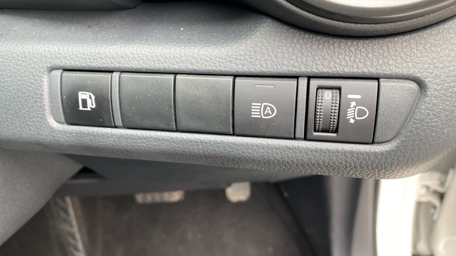 Used Toyota C-HR for sale - 77793748: Photo 41