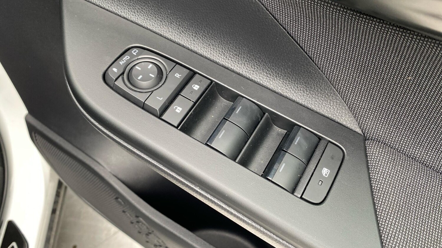 Used Toyota C-HR for sale - 77793748: Photo 42