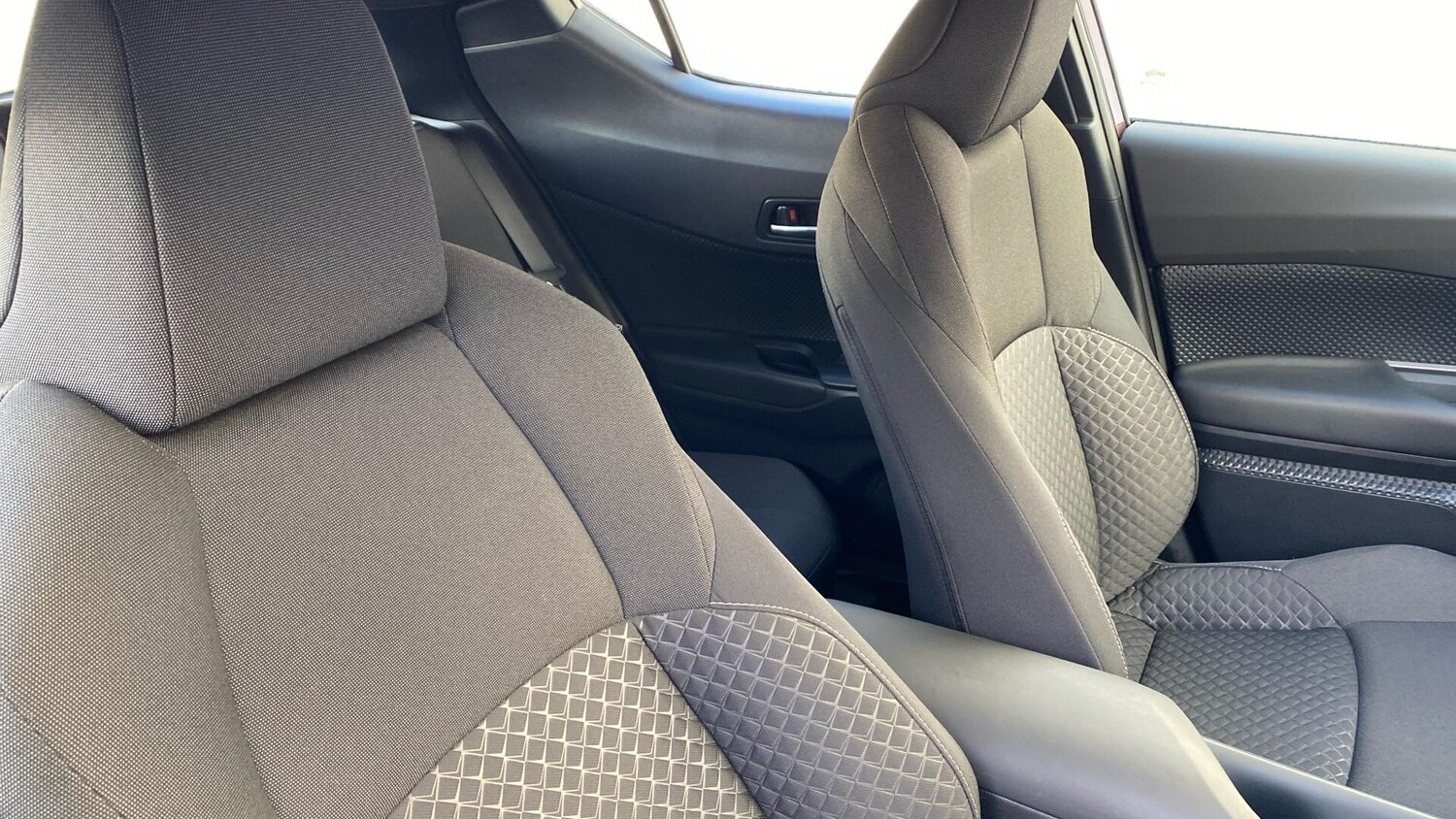 Used Toyota C-HR for sale - 77215919: Photo 37