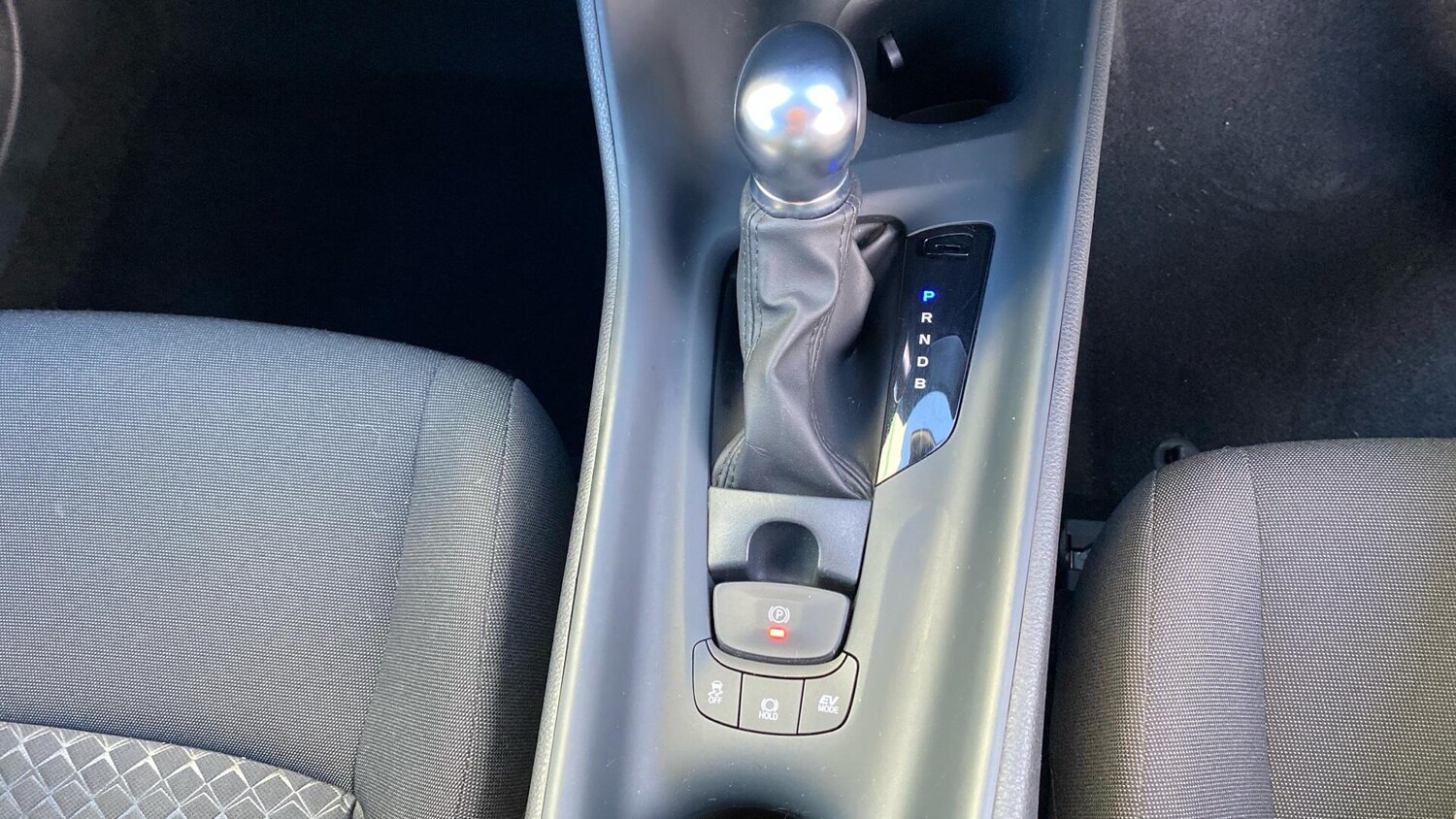 Used Toyota C-HR for sale - 77215919: Photo 41