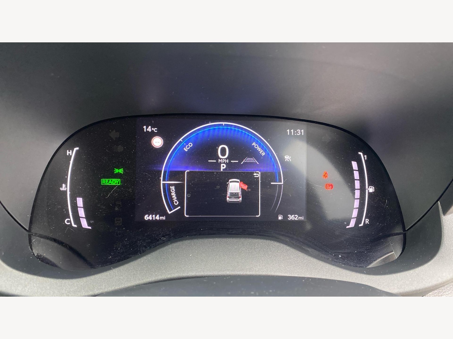 Used Toyota Yaris 2024 for sale - 76398307: Photo 11