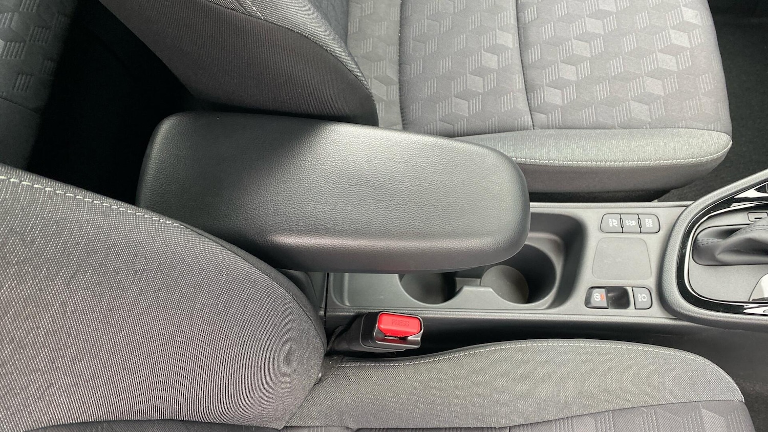 Used Toyota Yaris 2024 for sale - 76398307: Photo 37