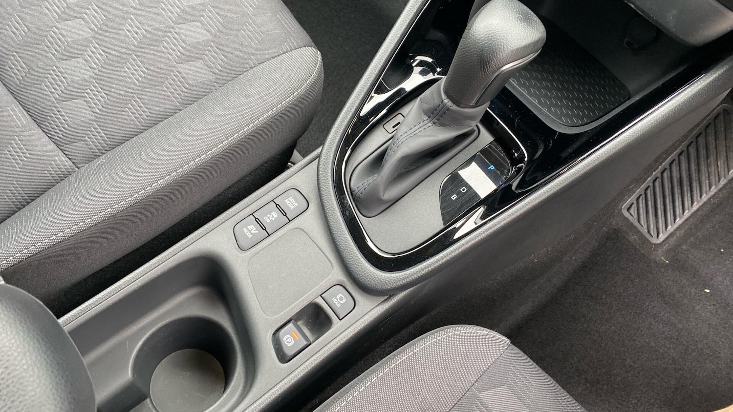 Used Toyota Yaris 2024 for sale - 76398307: Photo 39