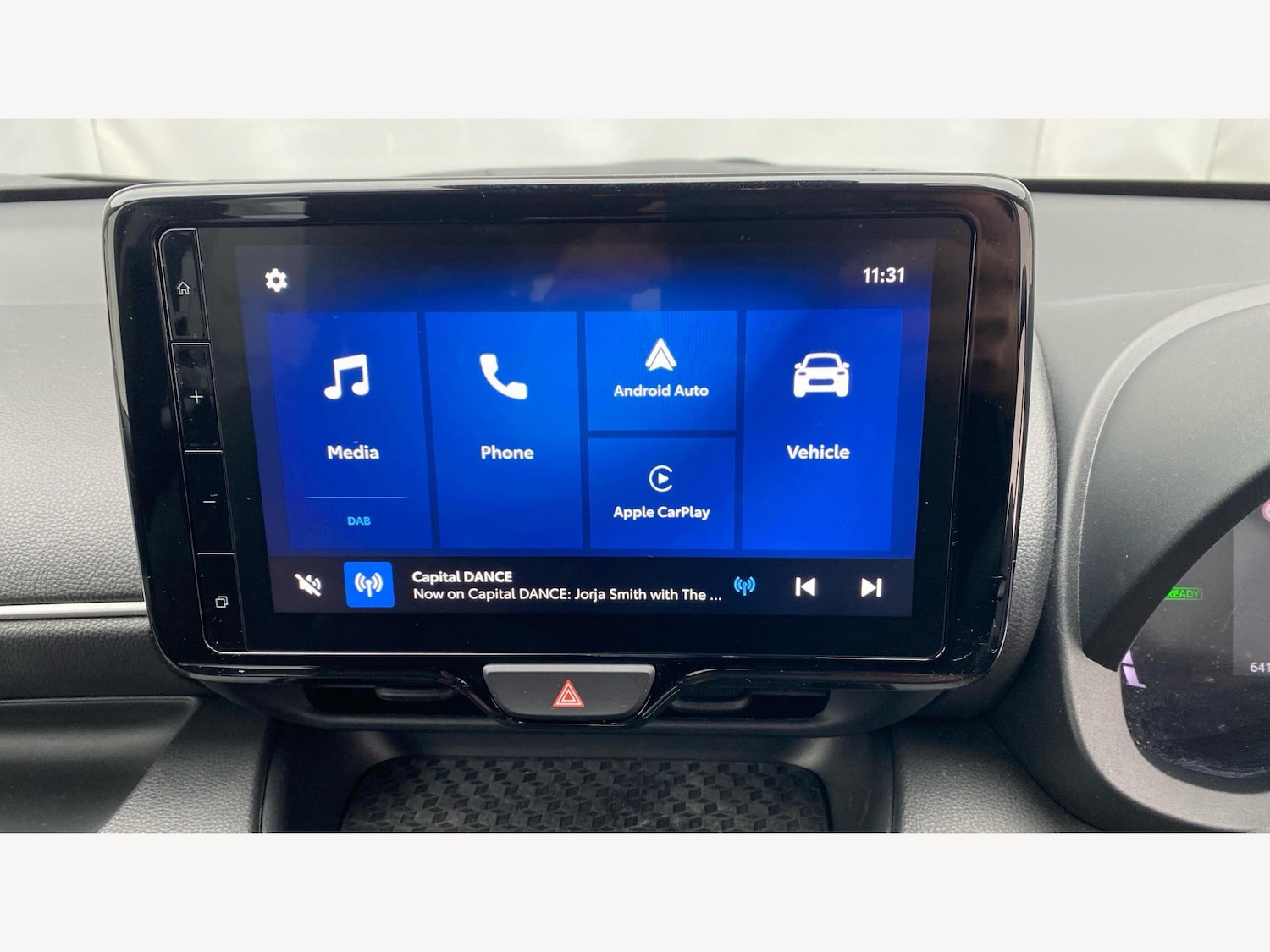 Used Toyota Yaris 2024 for sale - 76398307: Photo 9