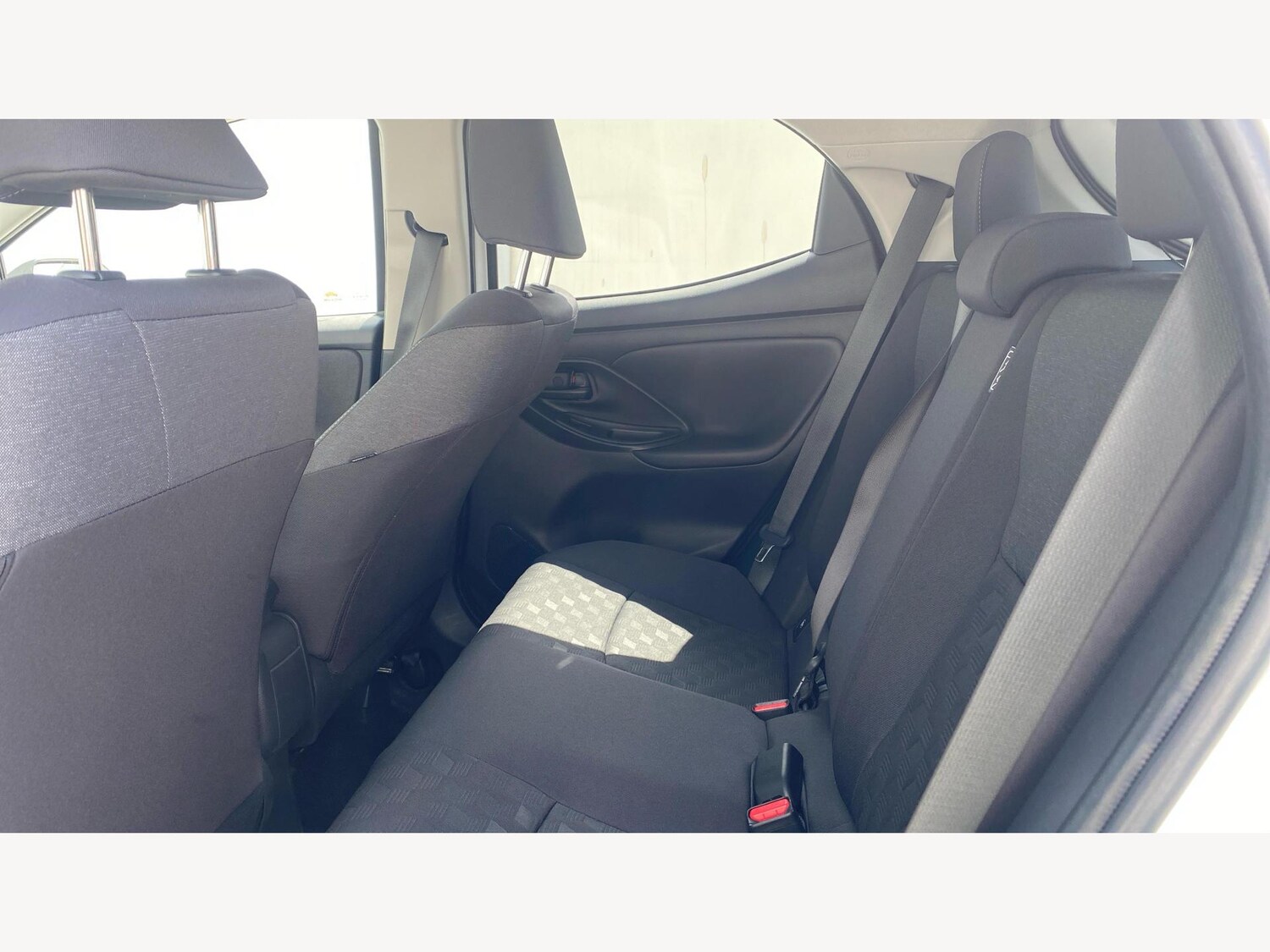 Used Toyota Yaris 2024 for sale - 78157682: Photo 15