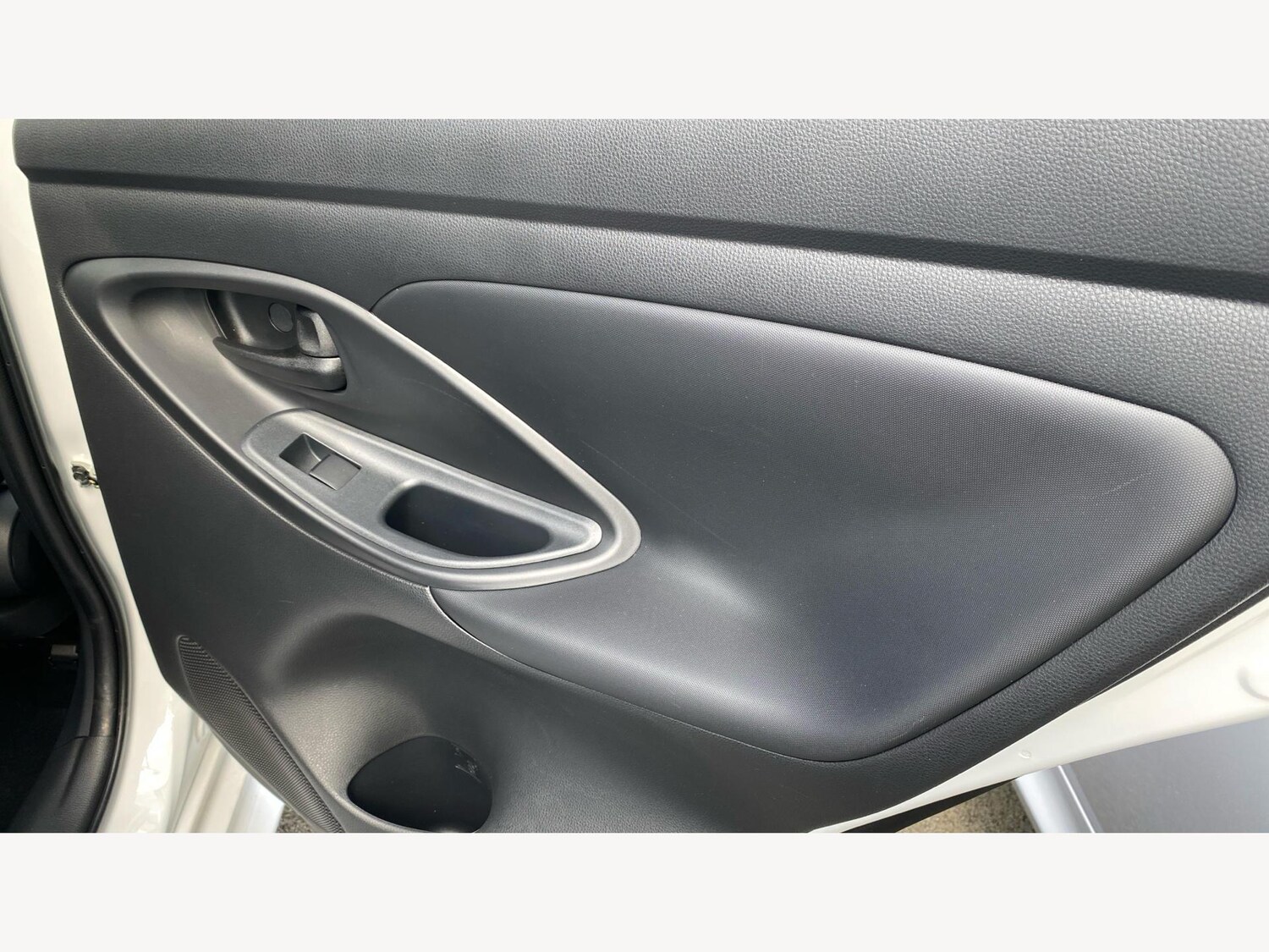 Used Toyota Yaris 2024 for sale - 78157682: Photo 28