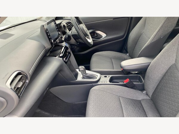 Used Toyota Yaris Cross 2023 for sale - 75448438: Photo 12