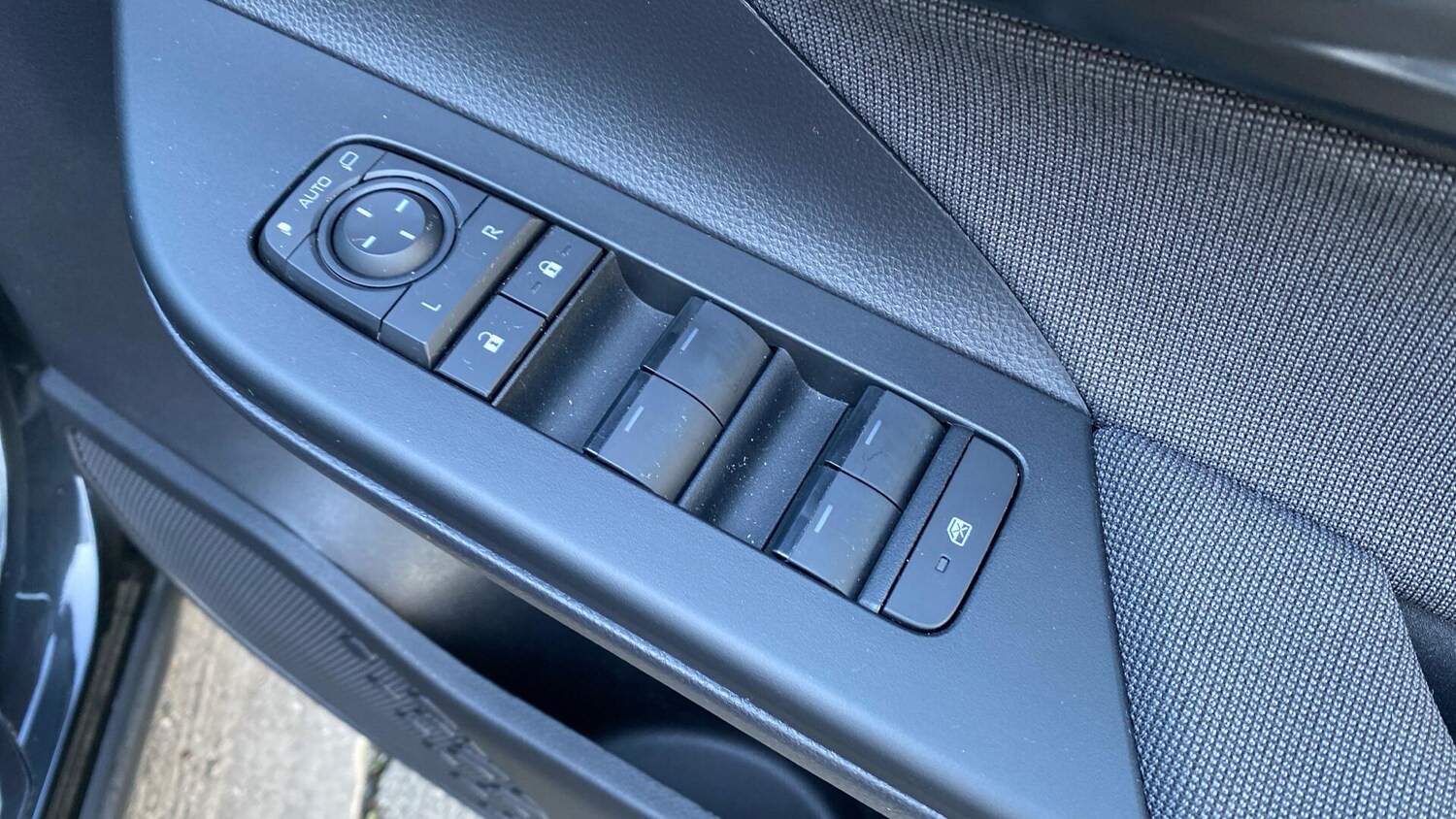 Used Toyota C-HR for sale - 77958076: Photo 41