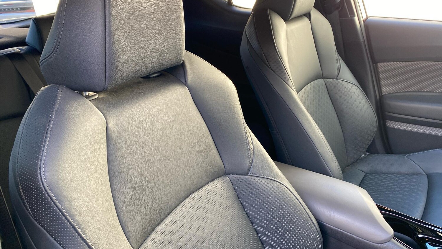 Used Toyota C-HR 2022 for sale - 77073939: Photo 38