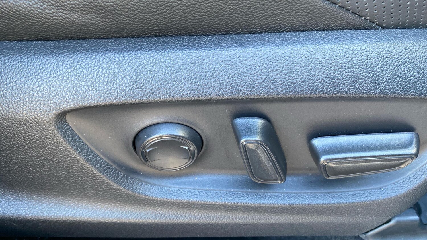 Used Toyota C-HR 2022 for sale - 77073939: Photo 40