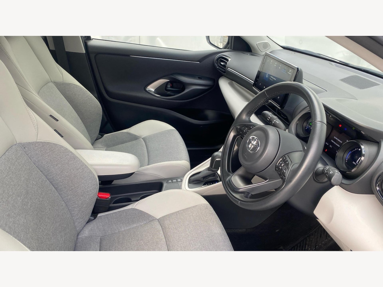 Used Toyota Yaris 2023 for sale - 76424654: Photo 13