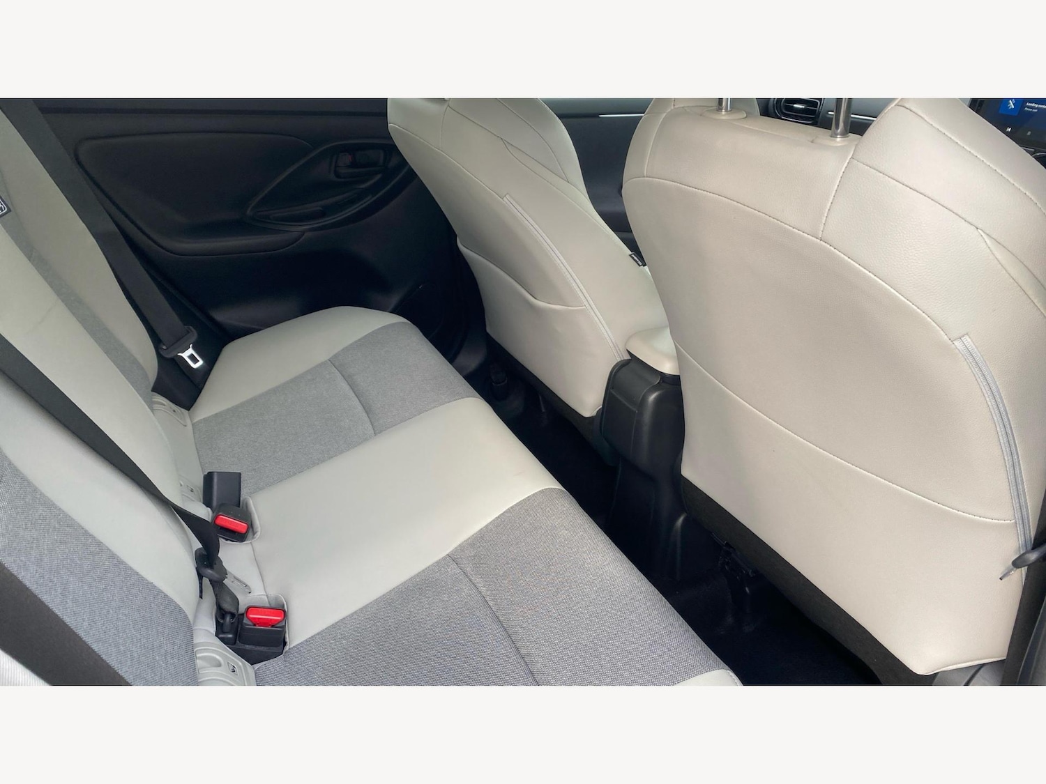 Used Toyota Yaris 2023 for sale - 76424654: Photo 14